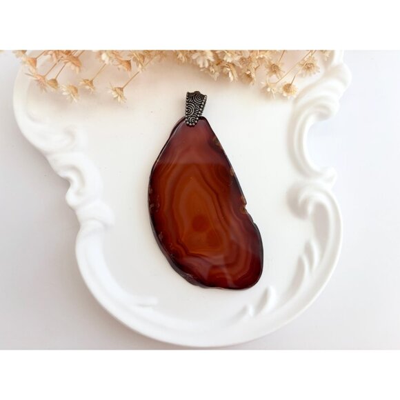 Brown Sliced Agate Stone Freeform Shaped Large Silver Toned Vintage Pendant - Picture 2 of 14
